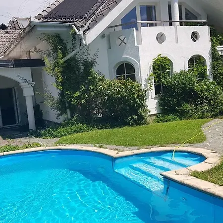 Vila Exclusive In With Private Garden